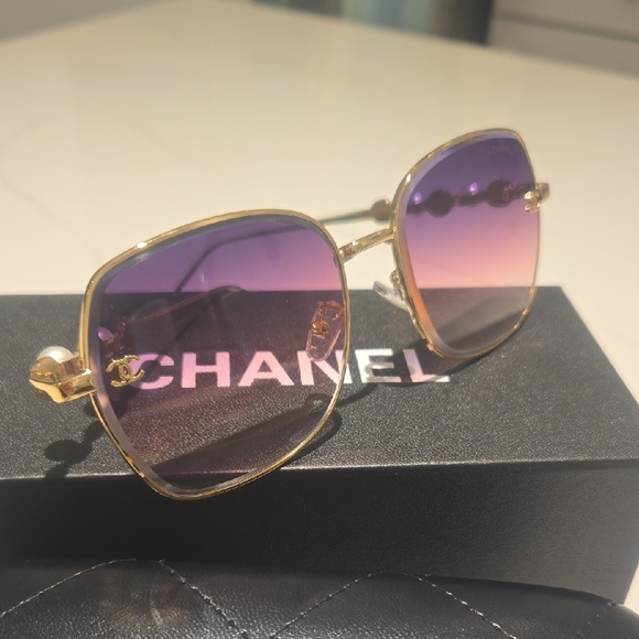 CHANEL Gold Frame Sunglasses with Purple Gradient Lenses - Picture 2 of 9